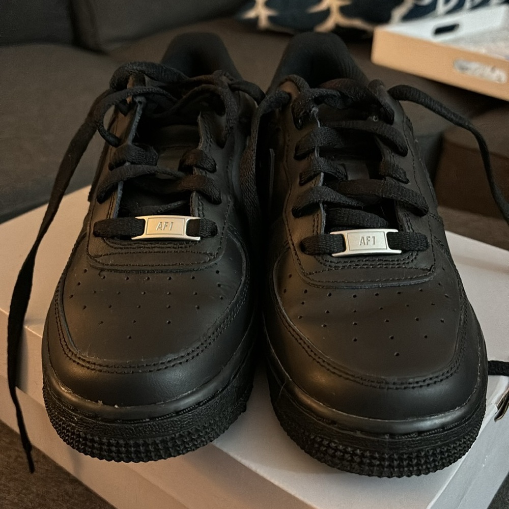Black Nike Air Forces